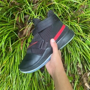 Nike Lebron Soldier 12 Size 9 worn 1-2 times